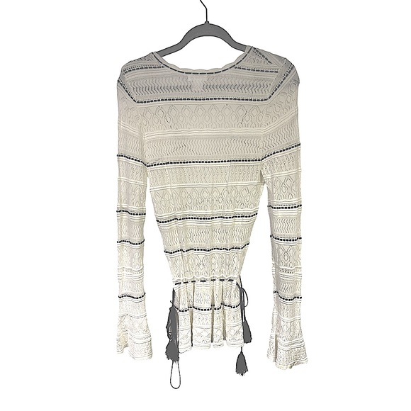 Venus White Intricately Patterned Bell Sleeve‎ Cinch Waist Blouse S - Picture 11 of 11